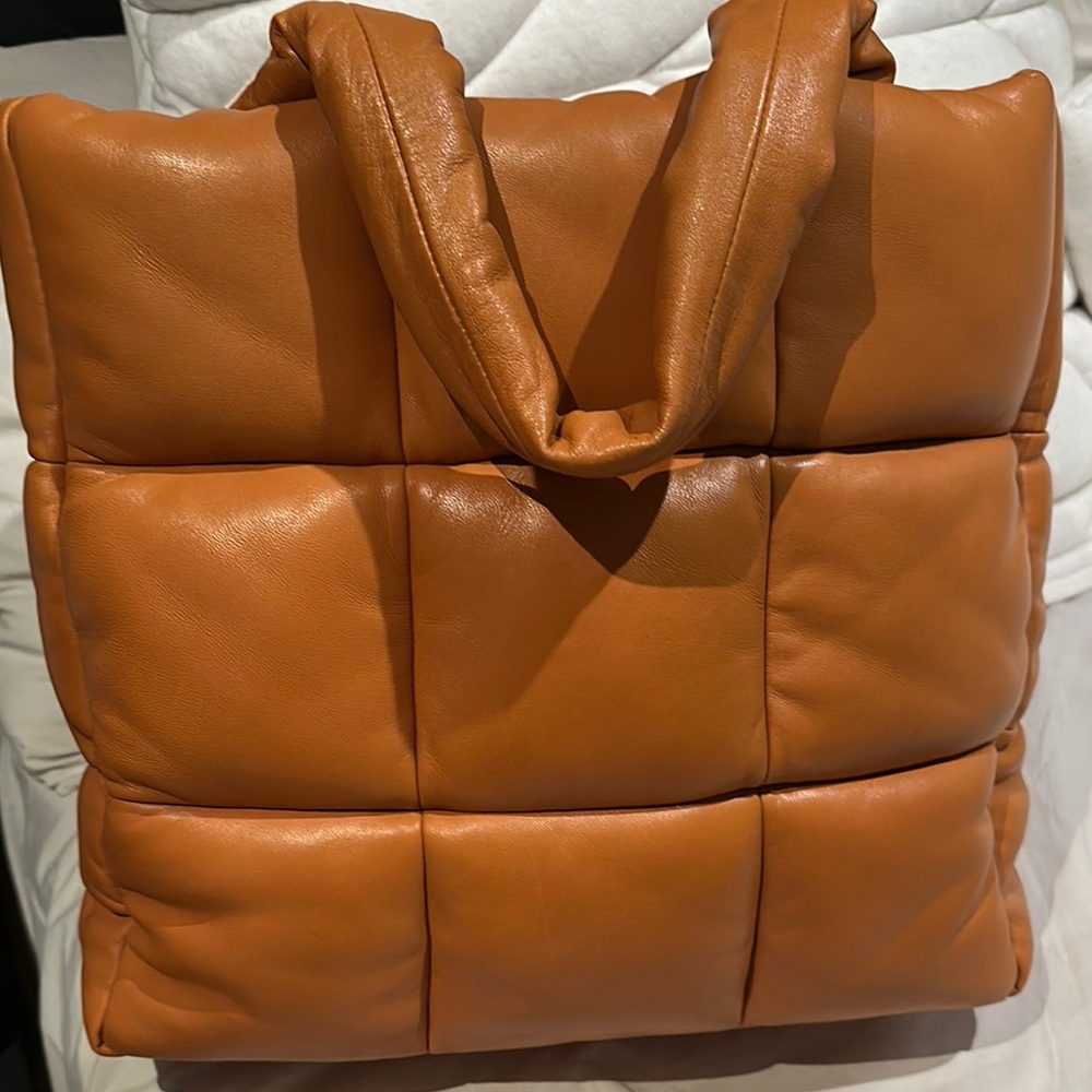 Stand Studio Assante Puffy Bag- excellent condition